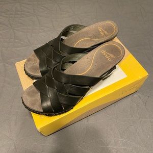 Dansko black wedges size 39. Brand new heals